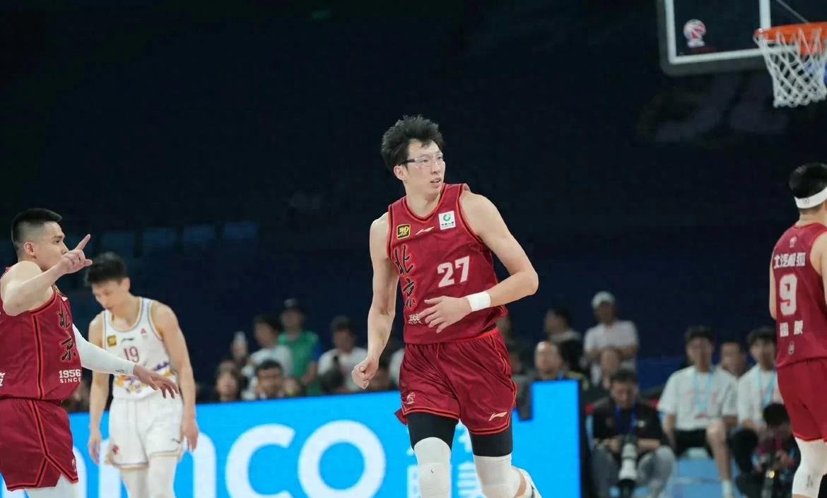 乐动·LDSports(中国)体育官网 - 穆古鲁扎回归赛场，逆转首场状态亮眼，RNG观众沸腾！